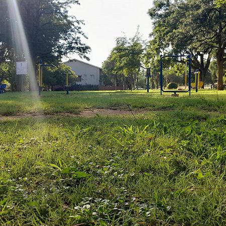 Tsumeb Theater Guesthouse Ngoại thất bức ảnh