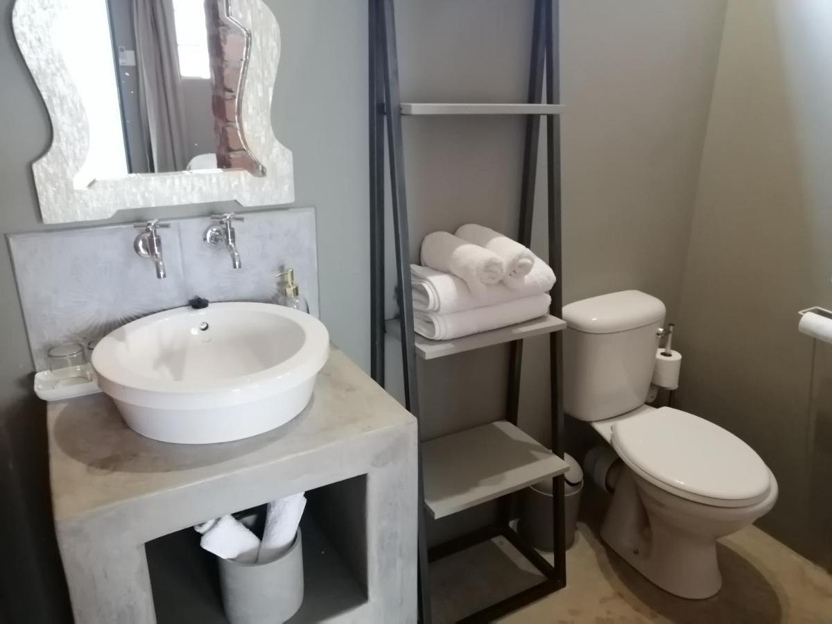 Tsumeb Theater Guesthouse Ngoại thất bức ảnh