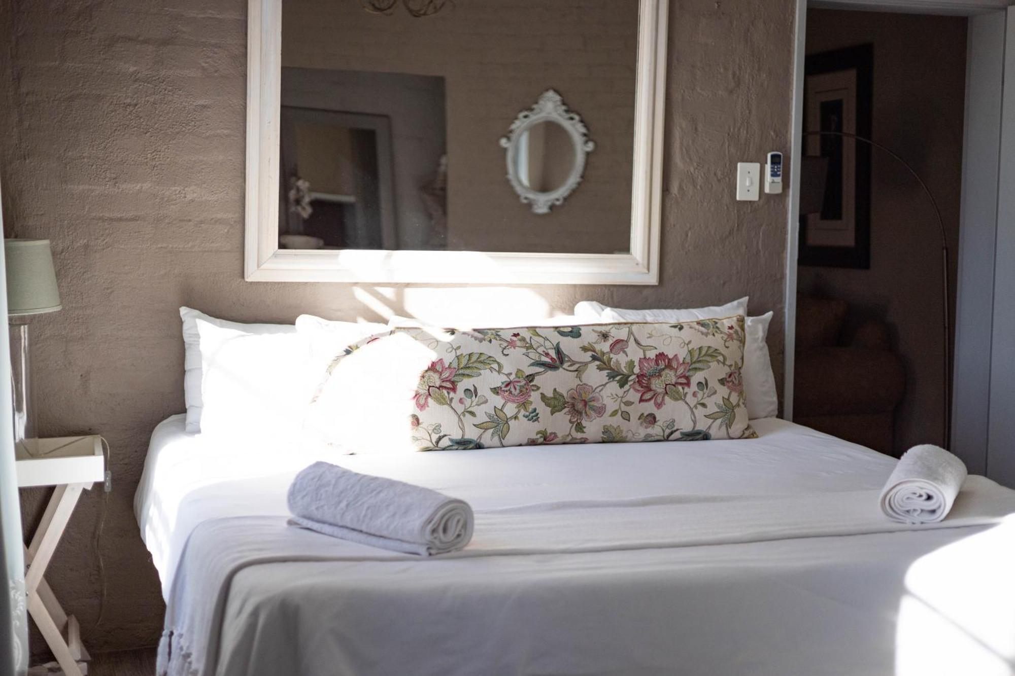 Tsumeb Theater Guesthouse Ngoại thất bức ảnh