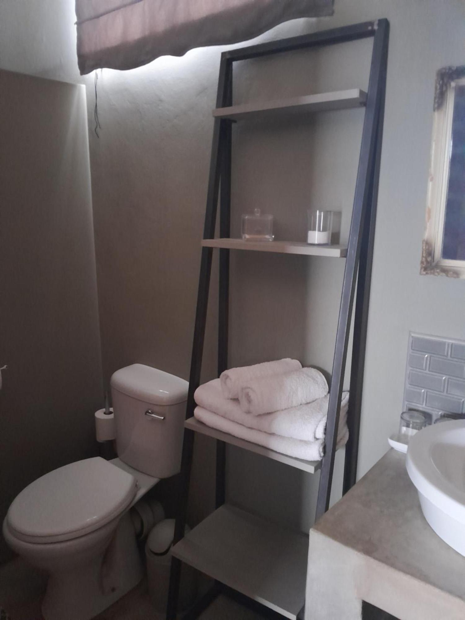 Tsumeb Theater Guesthouse Ngoại thất bức ảnh