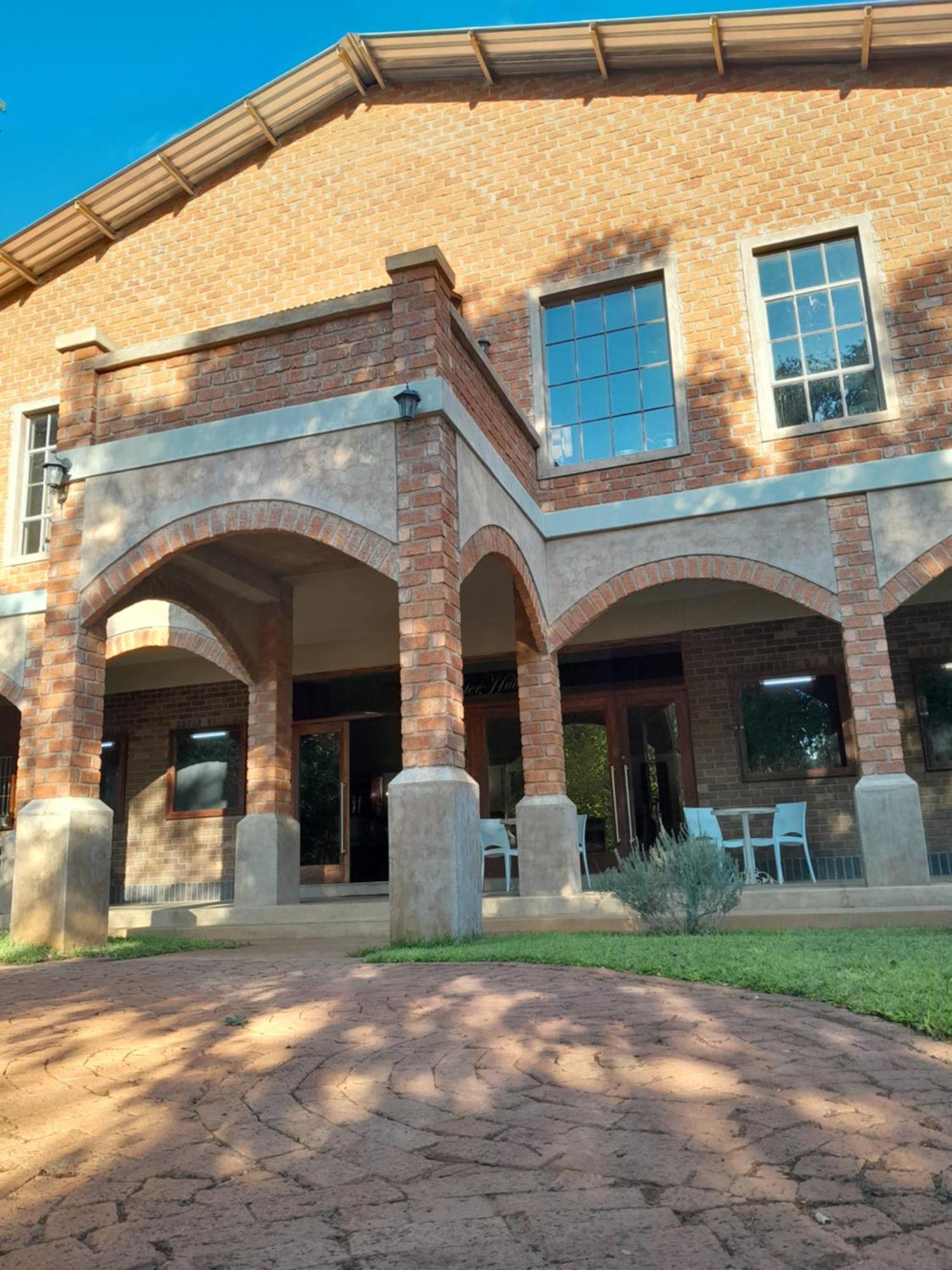 Tsumeb Theater Guesthouse Ngoại thất bức ảnh