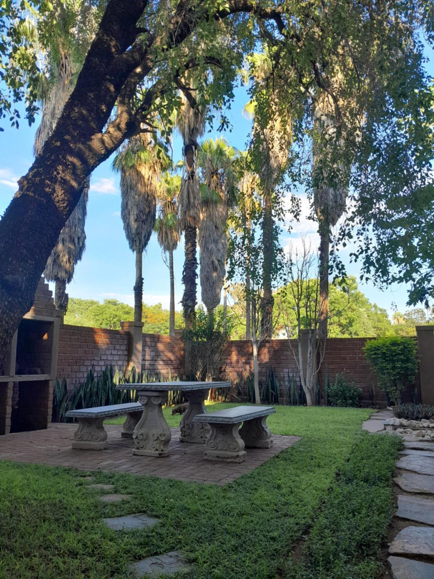 Tsumeb Theater Guesthouse Ngoại thất bức ảnh