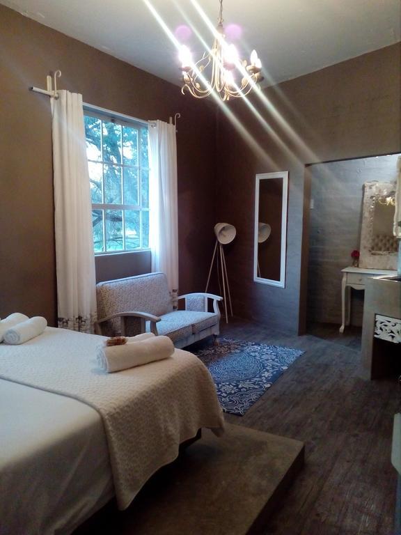 Tsumeb Theater Guesthouse Ngoại thất bức ảnh