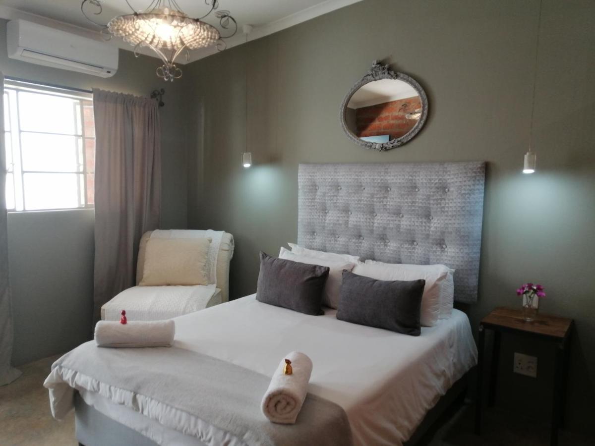 Tsumeb Theater Guesthouse Ngoại thất bức ảnh