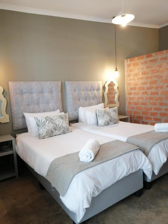 Tsumeb Theater Guesthouse Ngoại thất bức ảnh